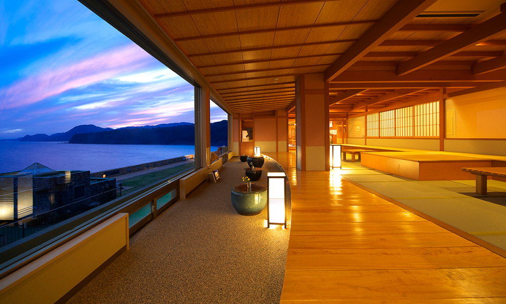 ロビーラウンジ「こらっしぇー」